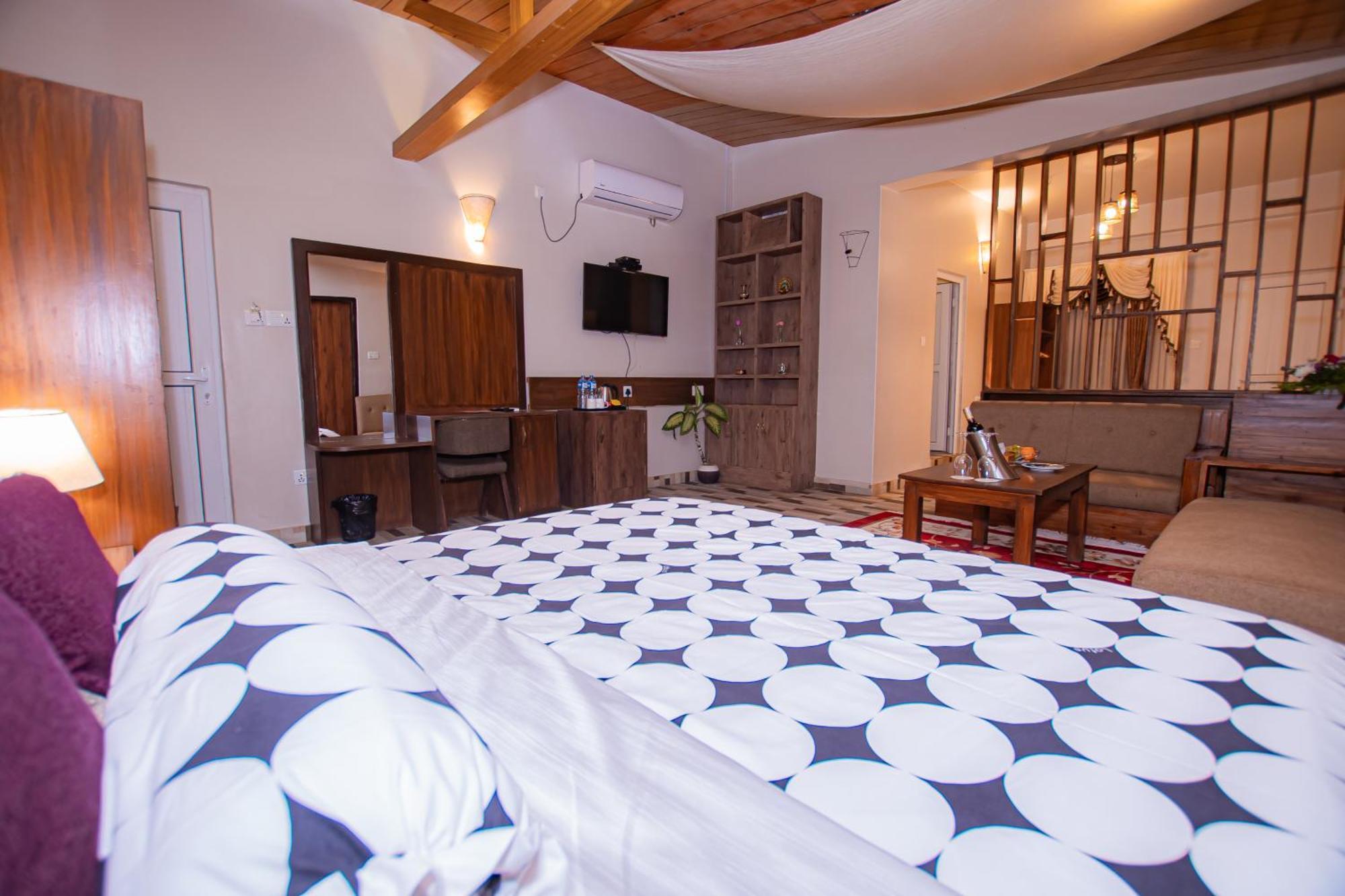 Busy Bee Resort, Похара Екстериор снимка