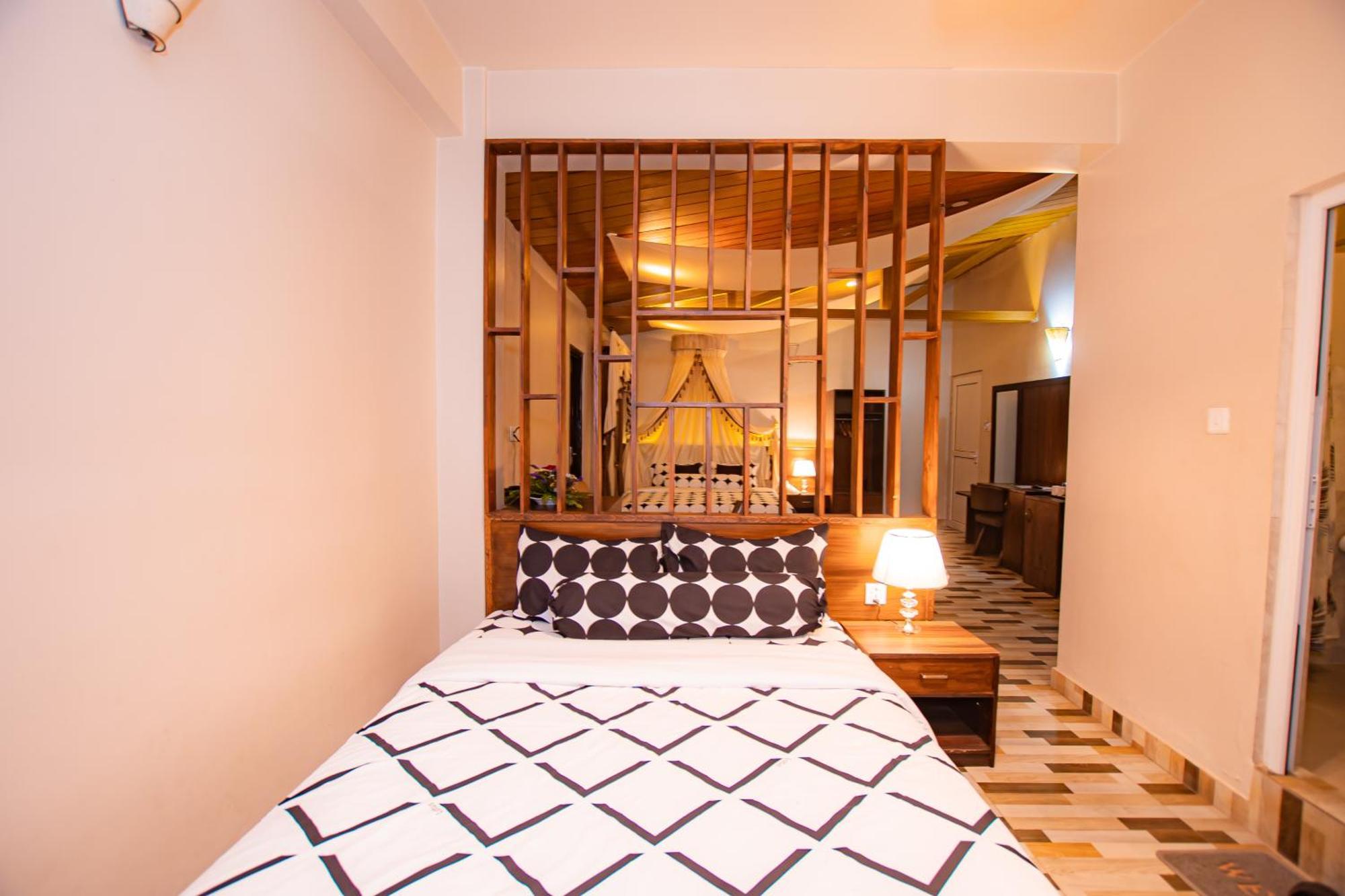 Busy Bee Resort, Похара Екстериор снимка