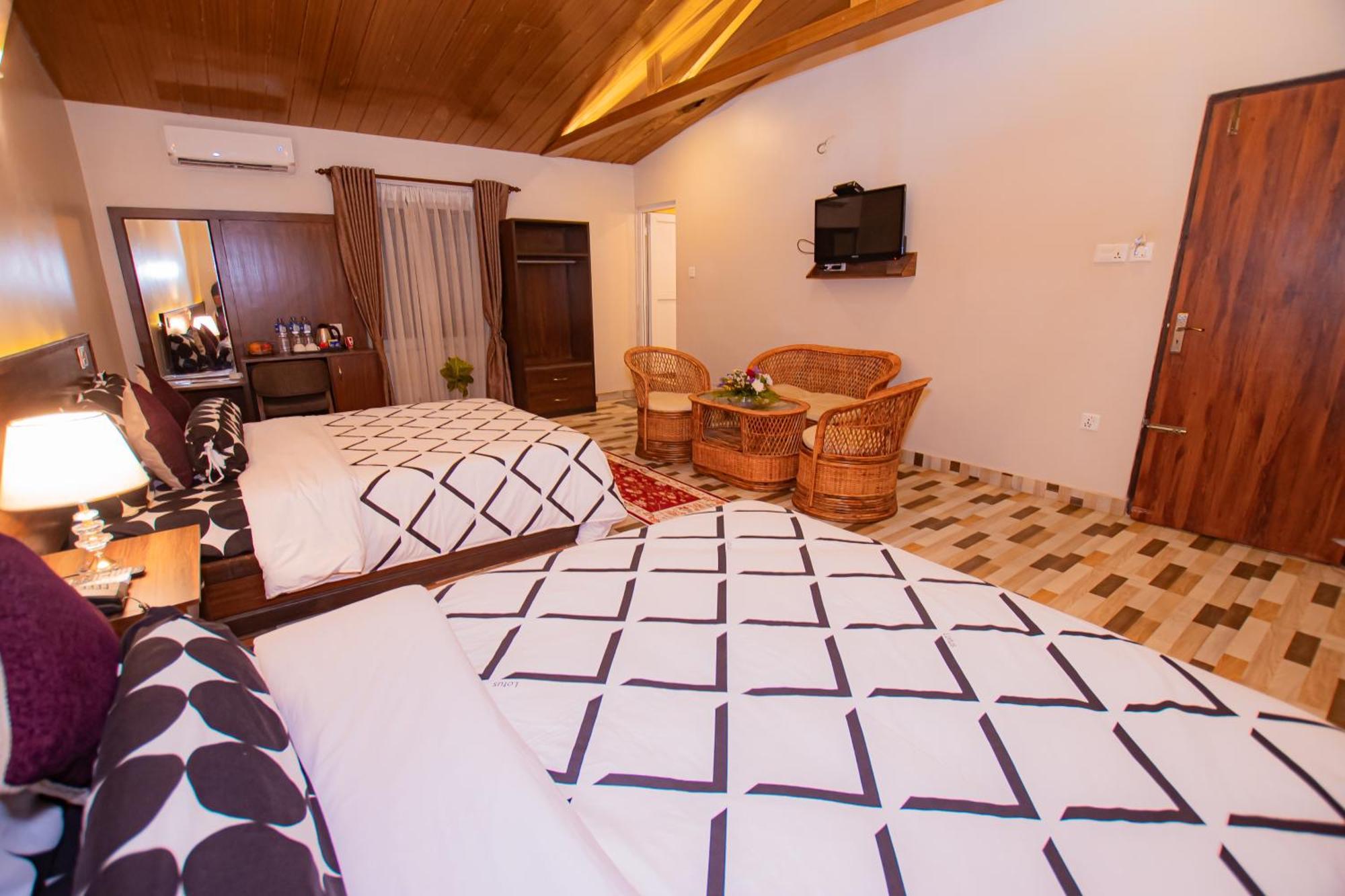 Busy Bee Resort, Похара Екстериор снимка