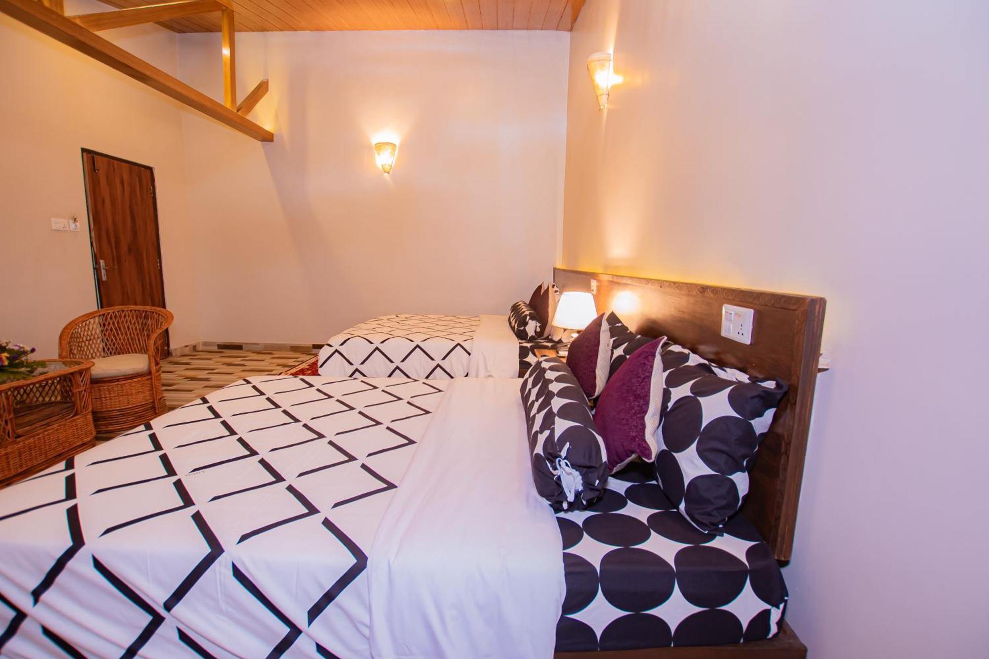 Busy Bee Resort, Похара Екстериор снимка