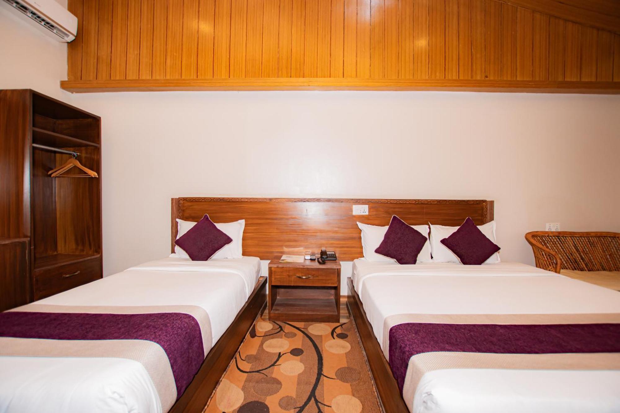 Busy Bee Resort, Похара Екстериор снимка