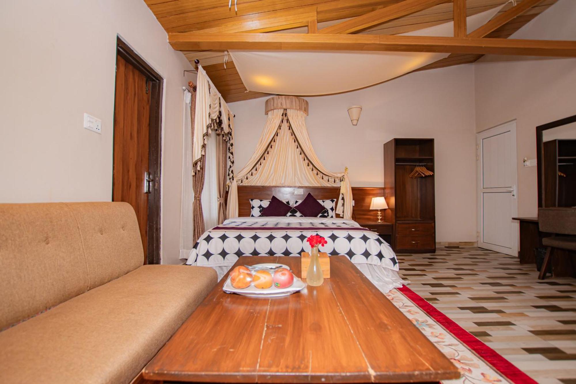 Busy Bee Resort, Похара Екстериор снимка