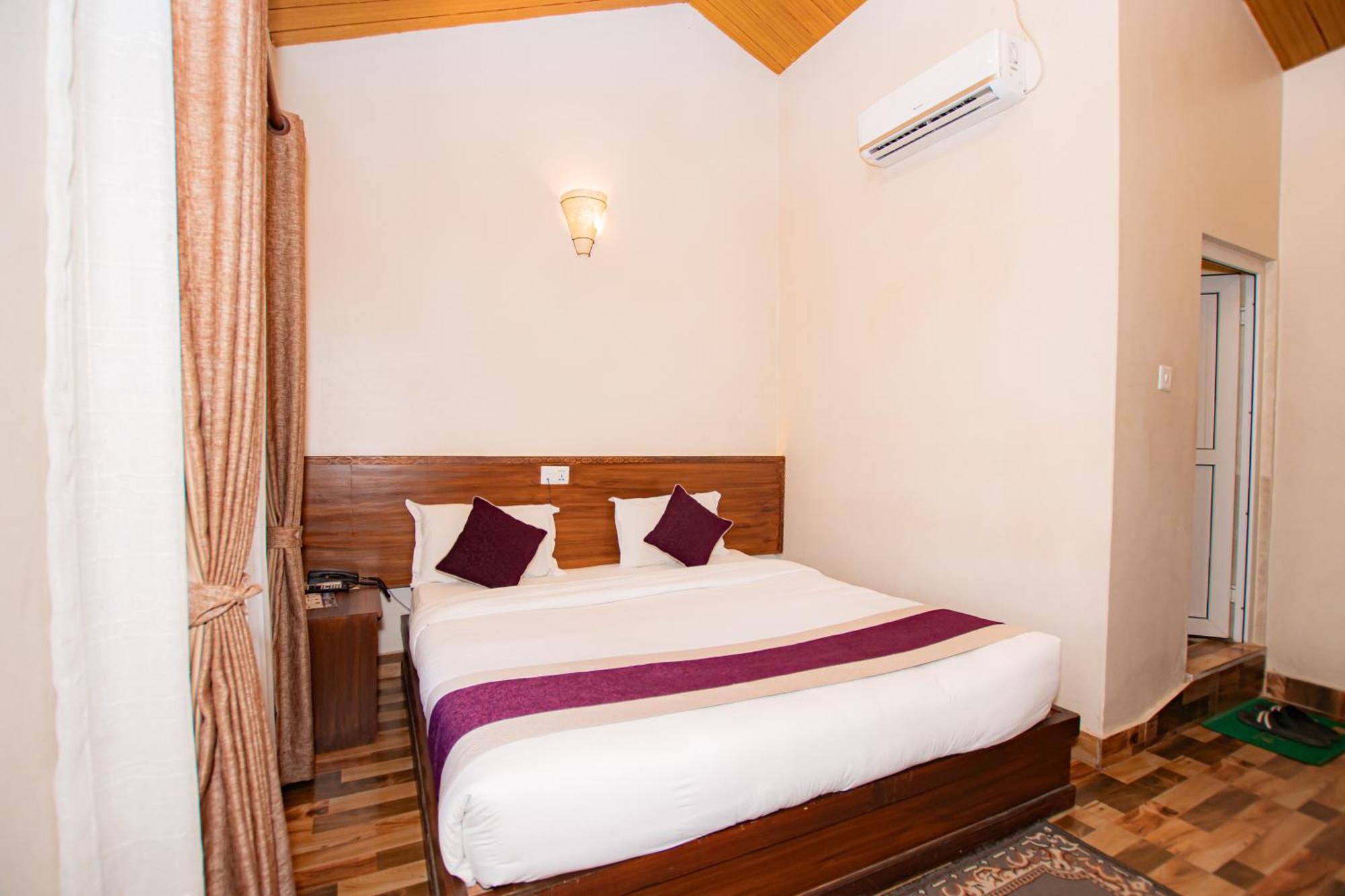 Busy Bee Resort, Похара Екстериор снимка