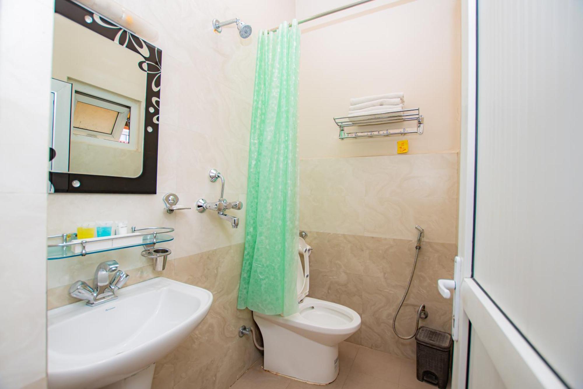 Busy Bee Resort, Похара Екстериор снимка